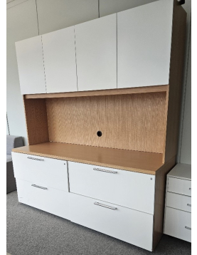 Knoll - Credenza with hutch